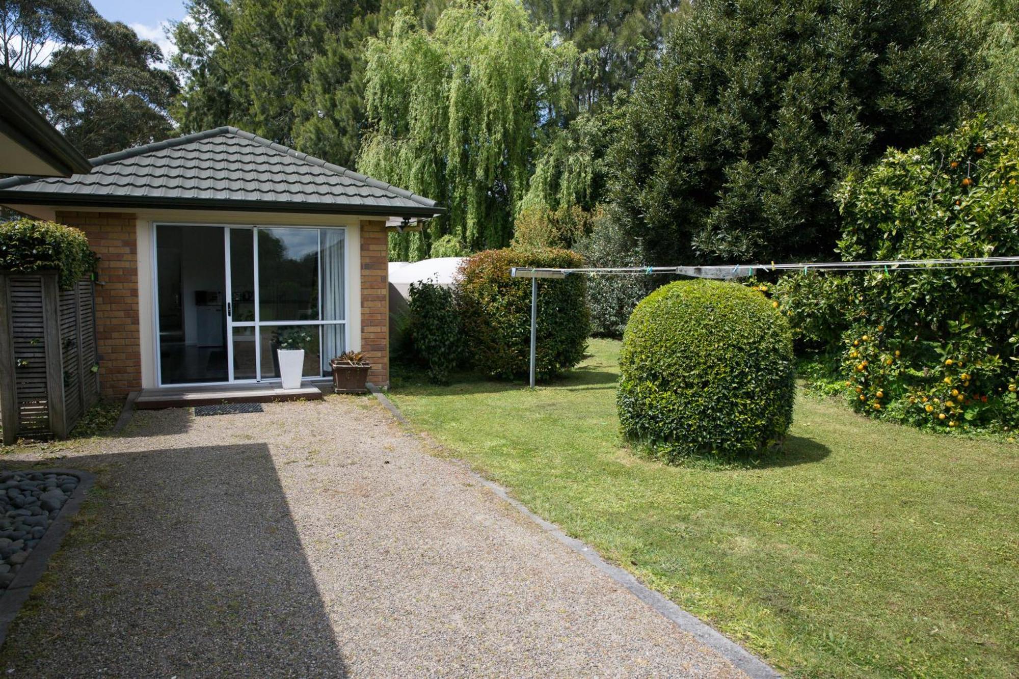 Farm Stay Right On Te Awa River Bike Trail Tamahere Екстер'єр фото